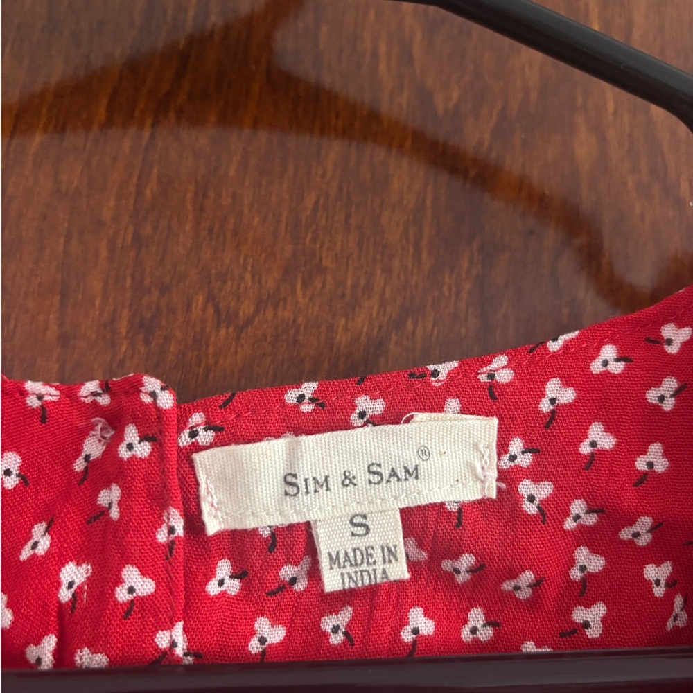 Elegant Red Ruffle Blouse - Picture 2 of 3